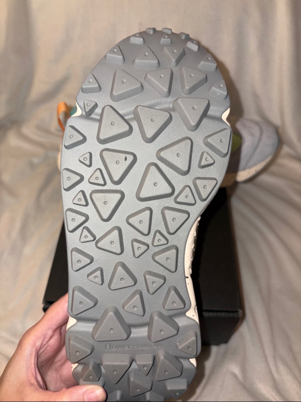 NWT Flower Mountain Pampas 3 Sneaker in Grey - Picture 14 of 15